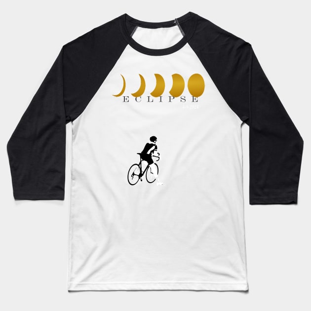 Eclipse Solar Total 2024 en bicicleta en buen tiempo Baseball T-Shirt by vintagejoa